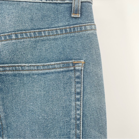 NWT Khaite Vanessa High Rise Slim Fit Straight Leg Jeans in Light Wash Size 25 - Picture 9 of 16